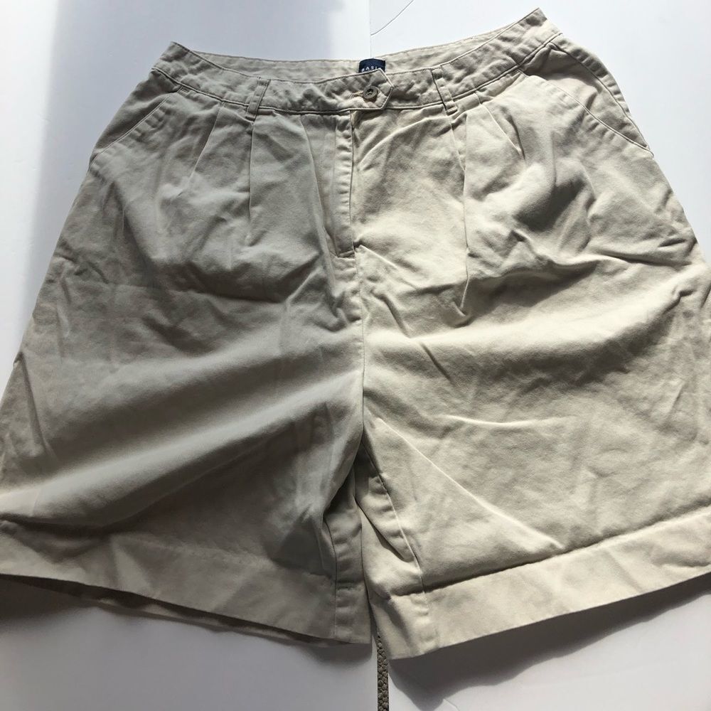 Khaki Pleated Shorts With Pockets Size 14